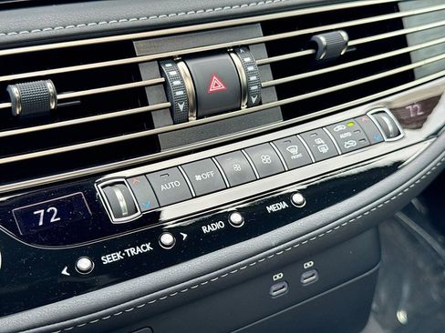 Used 2024 Lexus LS 500 AWD w/ Luxury Package image 30