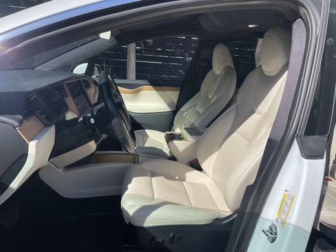 Used 2020 Tesla Model X Long Range AWD/4WD image 9