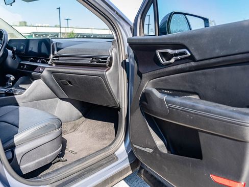 Used 2023 Kia Sportage EX image 12