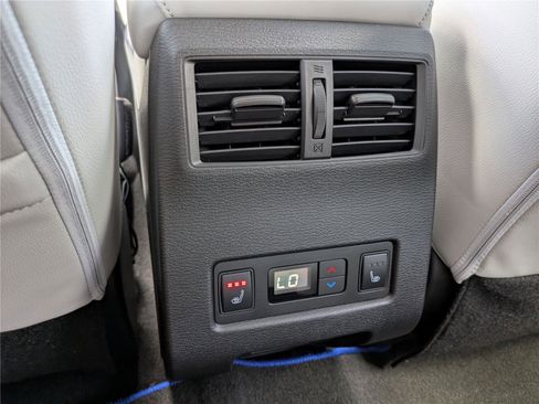 New 2025 Mitsubishi Outlander SEL image 16