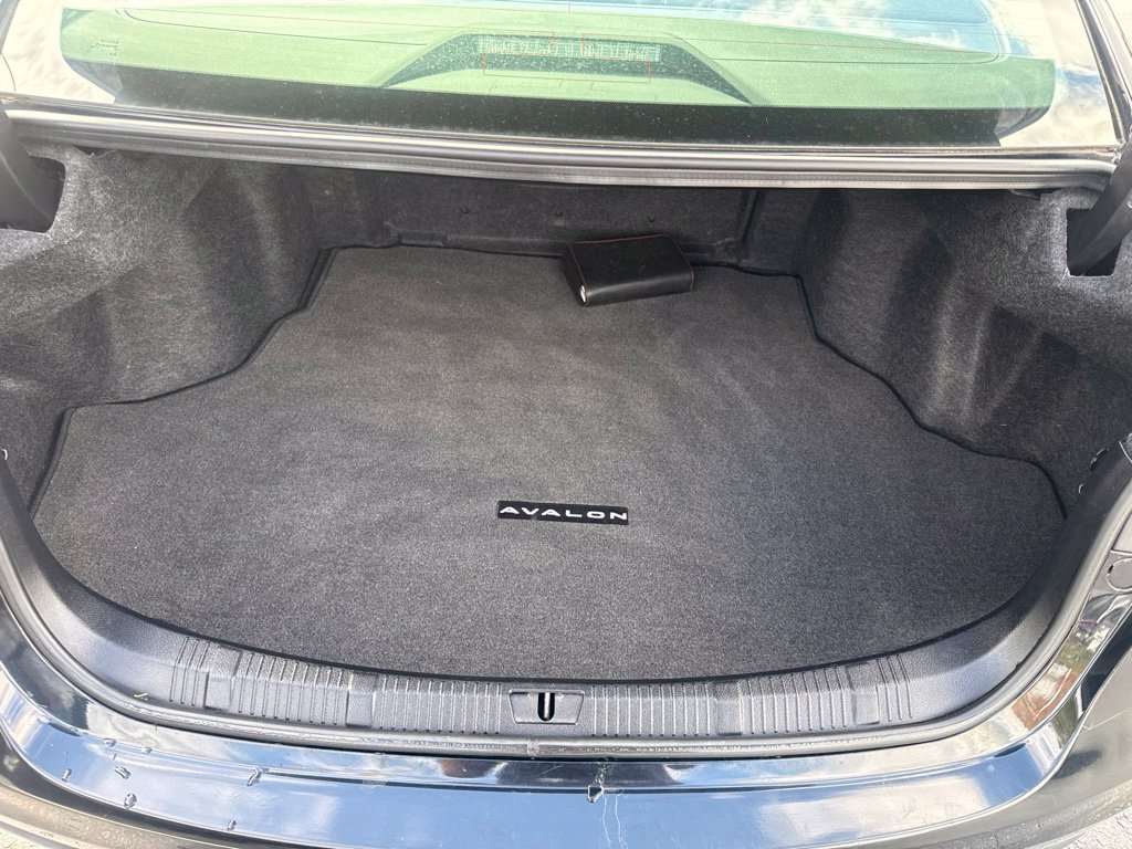 Used 2018 Toyota Avalon XLE Premium w/ Carpet Mat Package FWD image 17