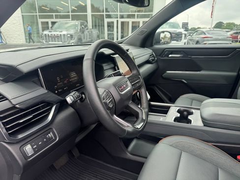 Used 2025 GMC Acadia AT4 w/ Luxury Package AWD/4WD image 25