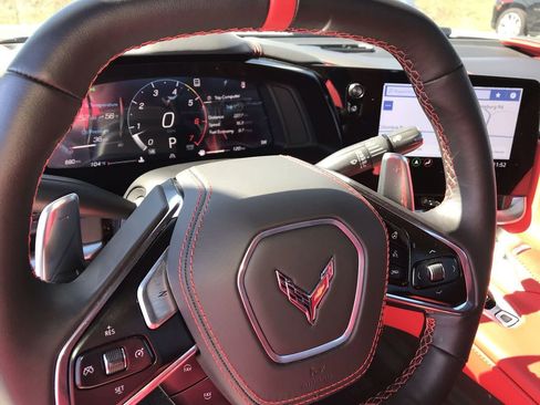 Used 2022 Chevrolet Corvette Stingray w/ Z51 Performance Package image 14