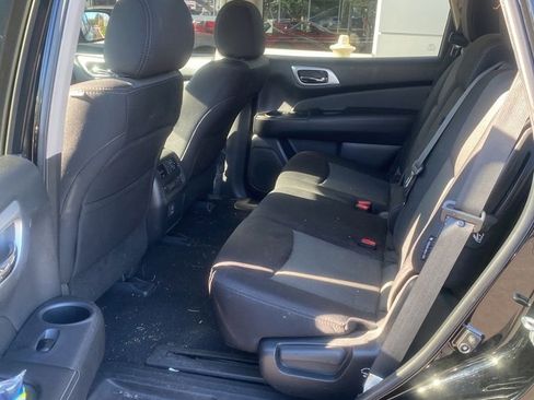 Used 2018 Nissan Pathfinder S image 9