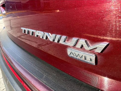 Used 2017 Ford Edge Titanium w/ Equipment Group 302A image 8