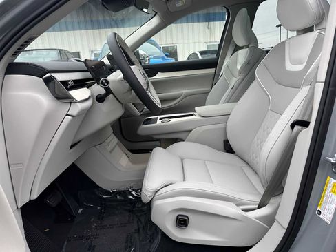 New 2025 Volvo EX90 Ultra image 20