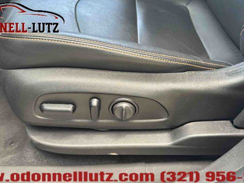Used 2021 GMC Terrain SLT w/ Infotainment Package II FWD image 12