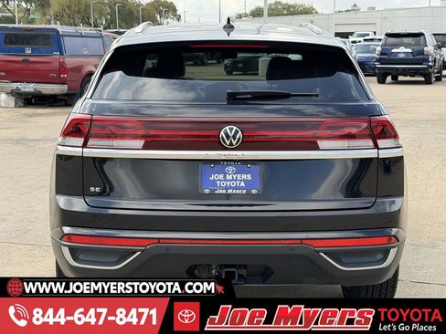 Used 2025 Volkswagen Atlas Cross Sport SE image 8