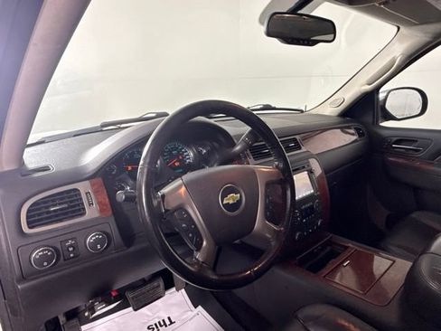 Used 2013 Chevrolet Avalanche LTZ AWD/4WD image 15