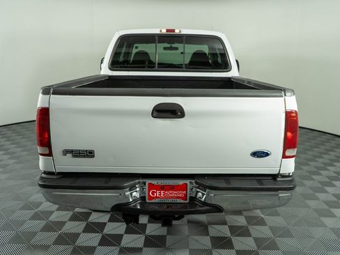Used 2000 Ford F250 Lariat image 5