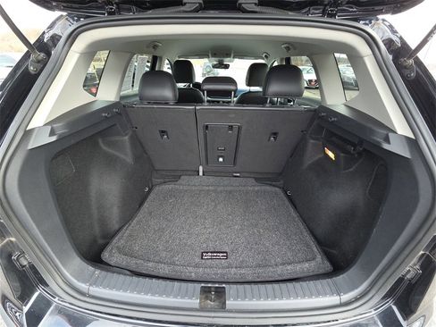 Used 2023 Volkswagen Taos SE image 32