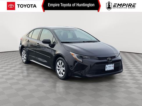 Used 2024 Toyota Corolla LE image 1