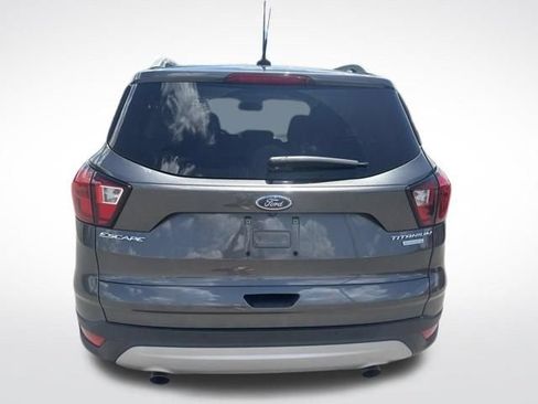 Used 2019 Ford Escape Titanium FWD image 4