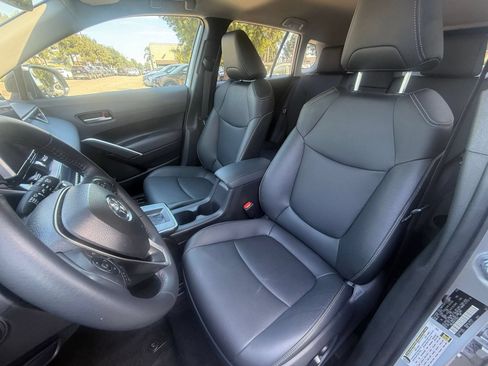 Used 2026 Toyota Corolla Cross XLE FWD image 28