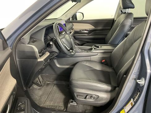 Used 2024 Toyota Grand Highlander Platinum image 19