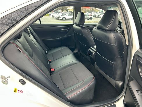 Used 2017 Toyota Camry SE image 30