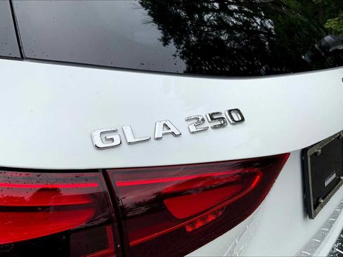 New 2026 Mercedes-Benz GLA 250 4MATIC image 19