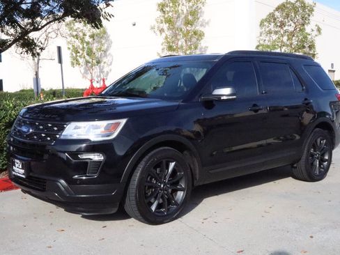 Used 2018 Ford Explorer XLT w/ Equipment Group 202A image 24