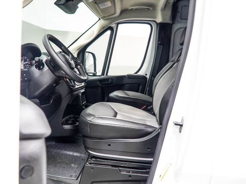 Used 2024 RAM ProMaster 2500 w/ Convenience Group FWD image 33