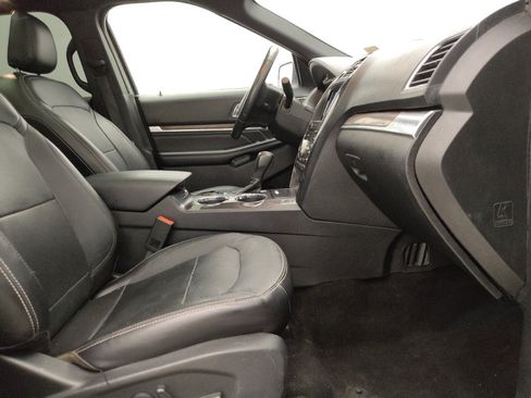 Used 2019 Ford Explorer Limited w/ Class III Trailer Tow Package FWD image 21