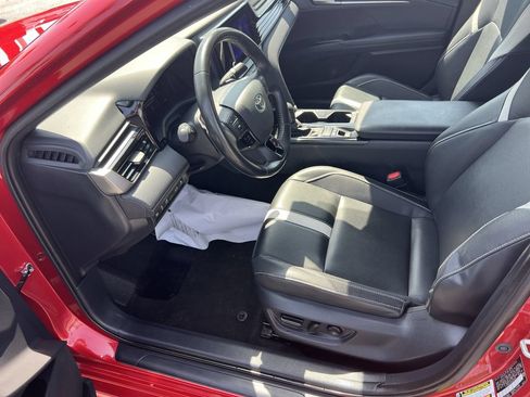 Used 2025 Toyota Camry SE FWD image 16