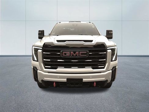 Used 2024 GMC Sierra 2500 AT4 w/ AT4 Premium Plus Package AWD/4WD image 5