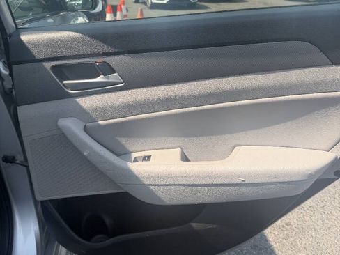 Used 2018 Hyundai Sonata SEL w/ Cargo Package FWD image 4