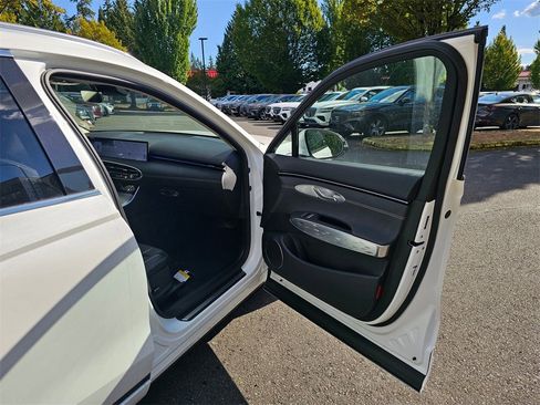 New 2026 Genesis Electrified GV70 image 28