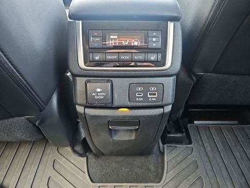 Used 2023 Subaru Ascent Touring image 18
