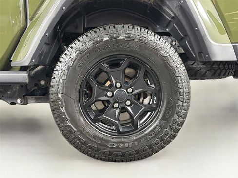 Used 2021 Jeep Gladiator Willys image 30