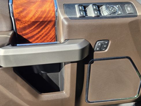 Used 2022 Ford F250 King Ranch w/ King Ranch Ultimate Package AWD/4WD image 19