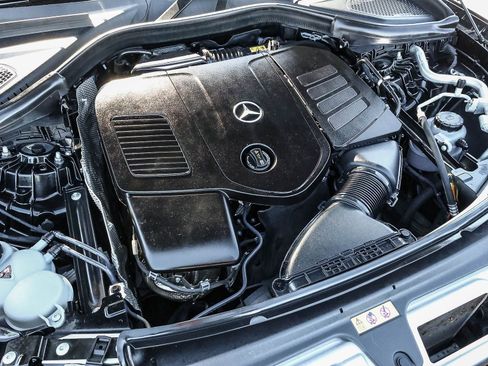 Used 2023 Mercedes-Benz GLC 300 image 12