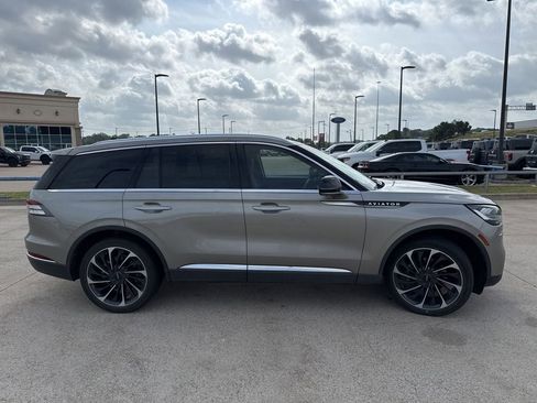 Used 2023 Lincoln Aviator Reserve w/ Equipment Group 201A AWD/4WD image 17