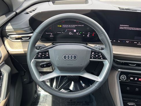 Certified 2025 Audi Q5 Premium Plus w/ Premium Plus AWD/4WD image 24