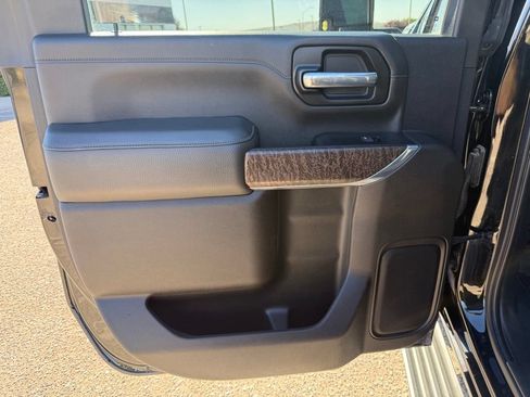 Used 2022 GMC Sierra 3500 Denali w/ Denali Black Diamond Edition AWD/4WD image 27
