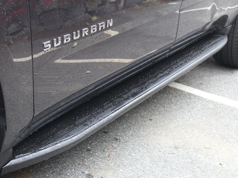 Used 2015 Chevrolet Suburban LT image 47