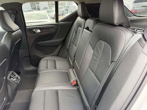 Certified 2023 Volvo XC40 B5 Plus w/ Protection Package Premier AWD/4WD image 33