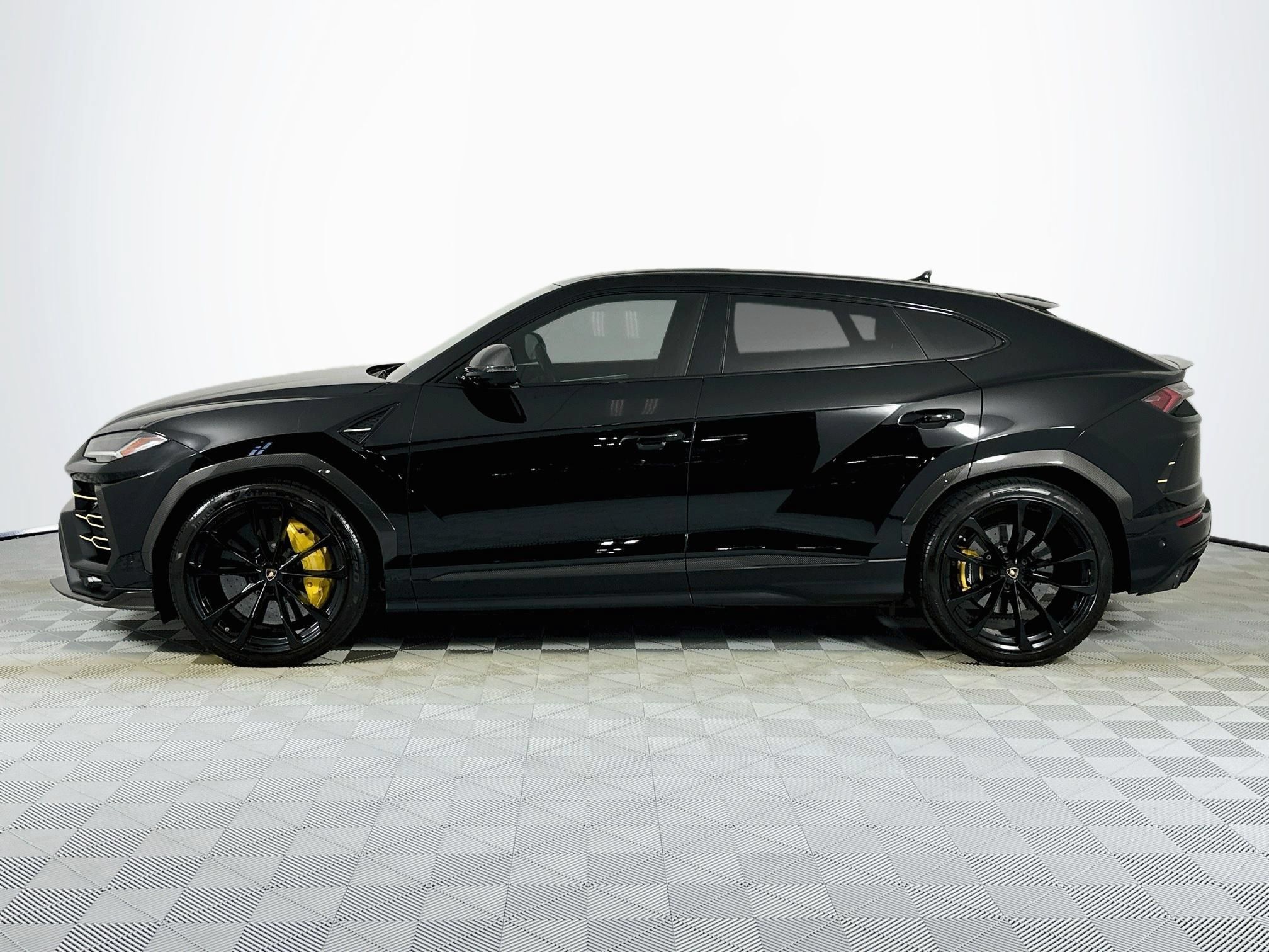 Used 2019 Lamborghini Urus AWD/4WD image 8
