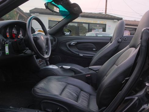 Used 2004 Porsche 911 Carrera 4S image 11