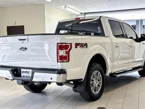 Used 2019 Ford F150 Lariat w/ FX4 Off-Road Package AWD/4WD image 4
