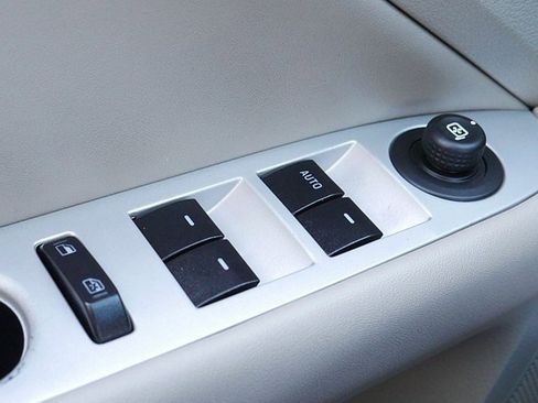 Used 2010 Mercury Milan Hybrid image 25