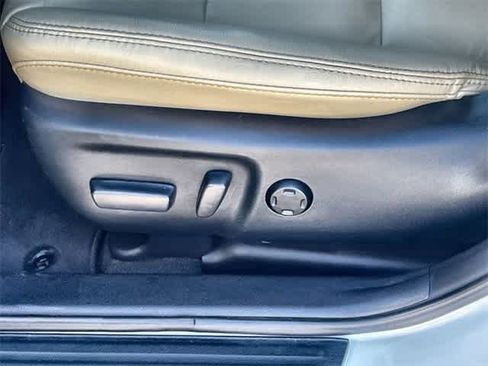 Used 2017 Toyota Avalon Touring image 31