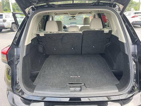 Used 2024 Nissan Rogue SV FWD image 33