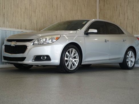 Used 2015 Chevrolet Malibu LTZ FWD image 4
