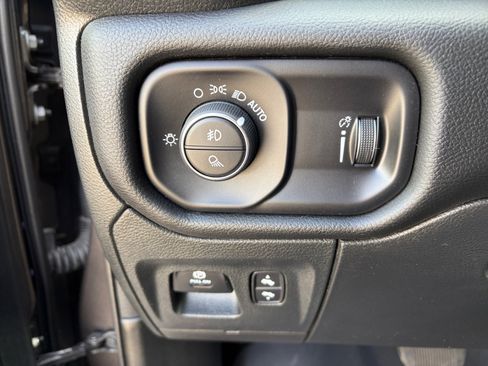 Used 2023 RAM 1500 Big Horn AWD/4WD image 23