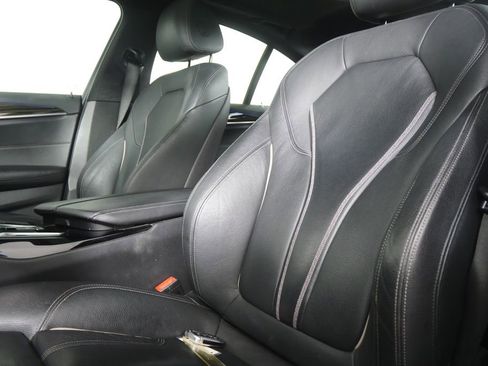 Used 2018 BMW 530e w/ Premium Package 2 image 10