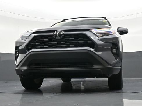 Used 2025 Toyota RAV4 XLE Premium image 31