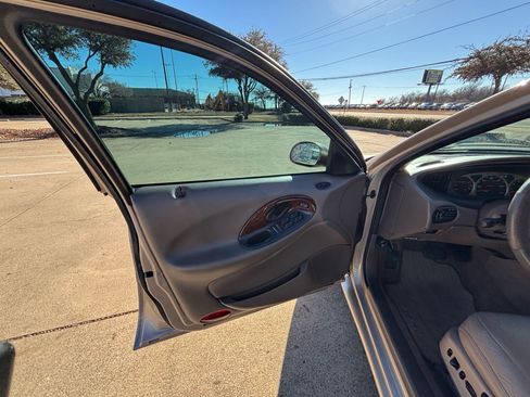 Used 1999 Mercury Sable LS image 10