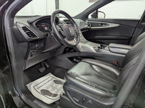 Used 2019 Lincoln Nautilus Premier AWD/4WD image 14