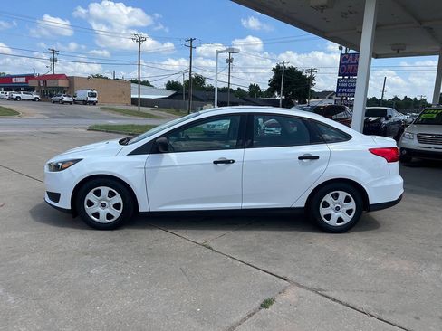 Used 2017 Ford Focus S FWD image 5